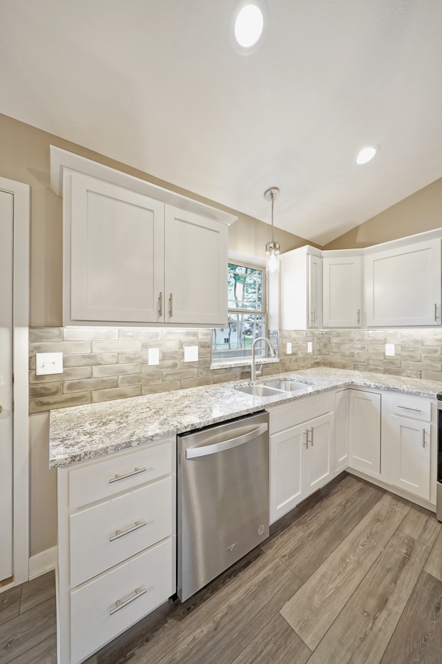 Kitchen - 8195 Regent Dr