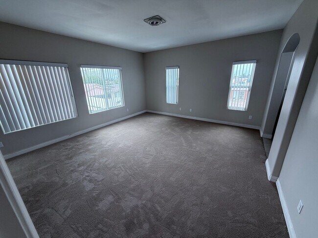 Building Photo - 3BR / 2.5BATH Imperial Beach Home | Private Yard & Attached 2-Car Garage