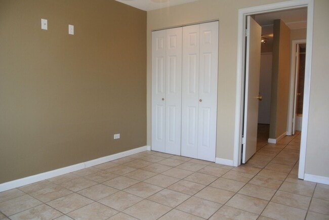 Building Photo - Online for roommate application only