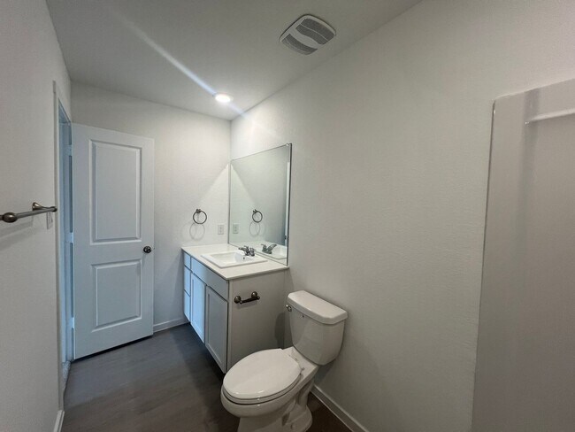 Building Photo - Great New Construction 3/2 Home In Waters Edge