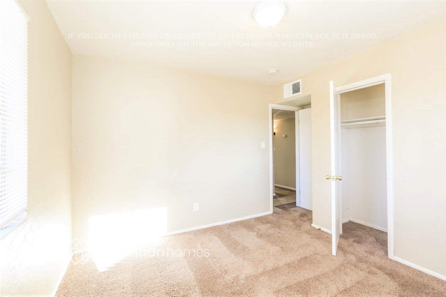 Building Photo - 840 E Mountain View Rd