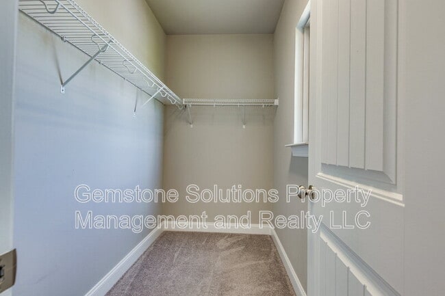 Building Photo - 2944 Hadley Close Ln