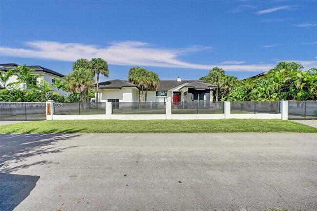 Building Photo - 13724 SW 92nd Ct