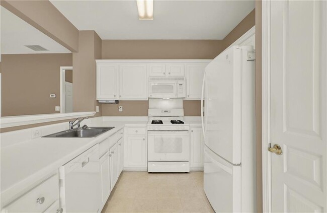 Building Photo - 916 Santa Anita Dr