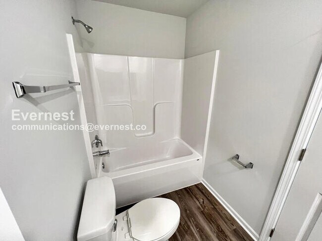 Building Photo - 3 Bed/2.5 Bath Home with Modern Amenities / Pet-Friendly / Coming Soon!
