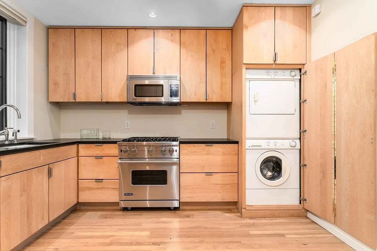 Building Photo - 290 W 12th St