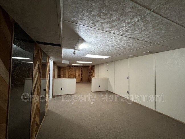 Building Photo - 11565 Monroe St
