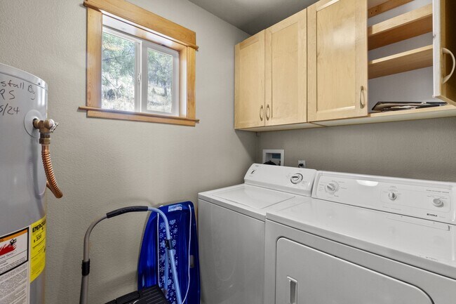 Building Photo - 307 Heath Dr