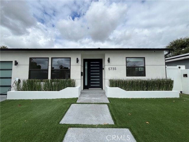 Building Photo - 5735 Saloma Ave