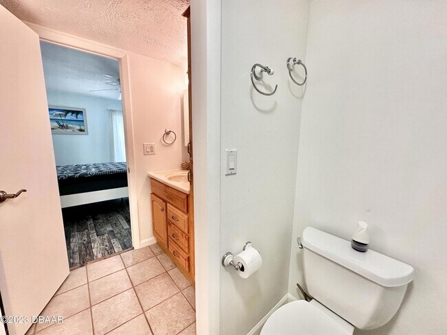 Building Photo - 4590 S Atlantic Ave