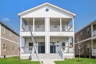 Building Photo - 3129 4th Ave S