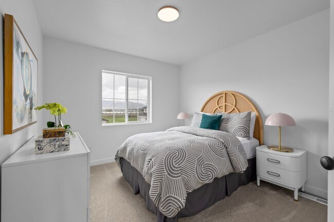 Building Photo - Overland Village - 6659