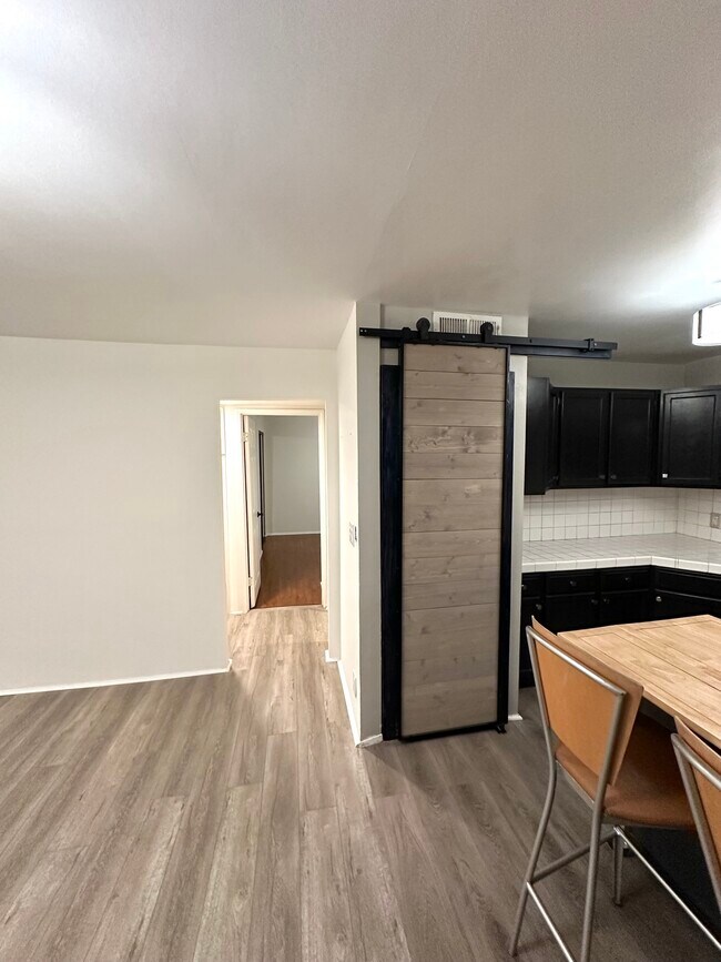 Building Photo - 5303 Alhama Dr