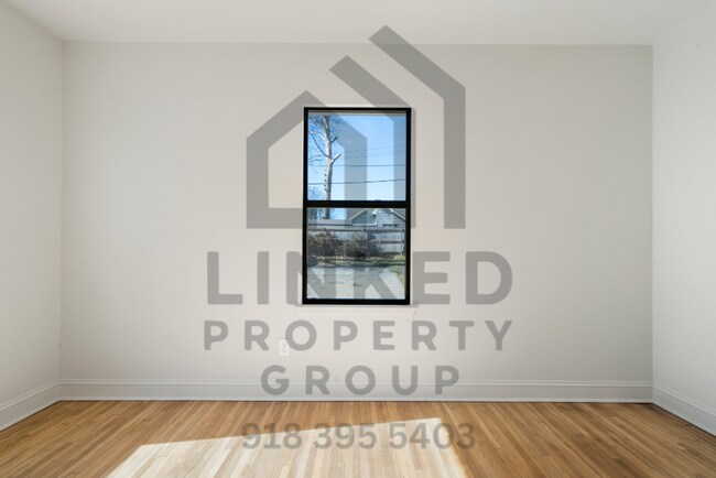Building Photo - 1340 S Florence Ave