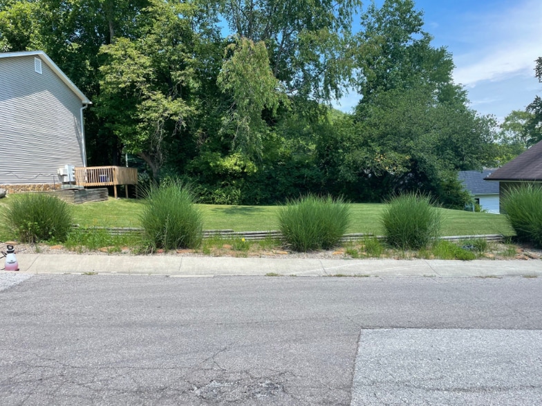 Primary Photo - 939 Piedmont St