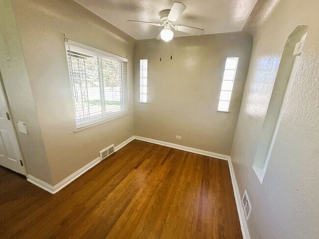 Building Photo - 3 Bed 1 Bath Ranch in North Park Hill! (Av...