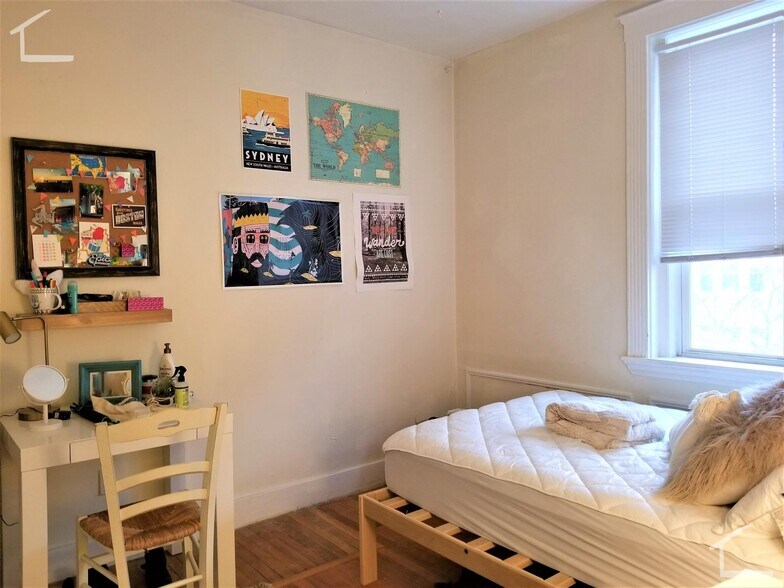 Building Photo - 316 Saint Paul St