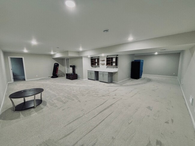 Building Photo - ONE OF A KIND 5bed/4bath!  *HOME THEATER* ...