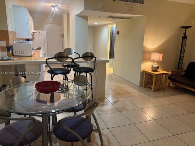 Building Photo - 100 Lincoln Rd