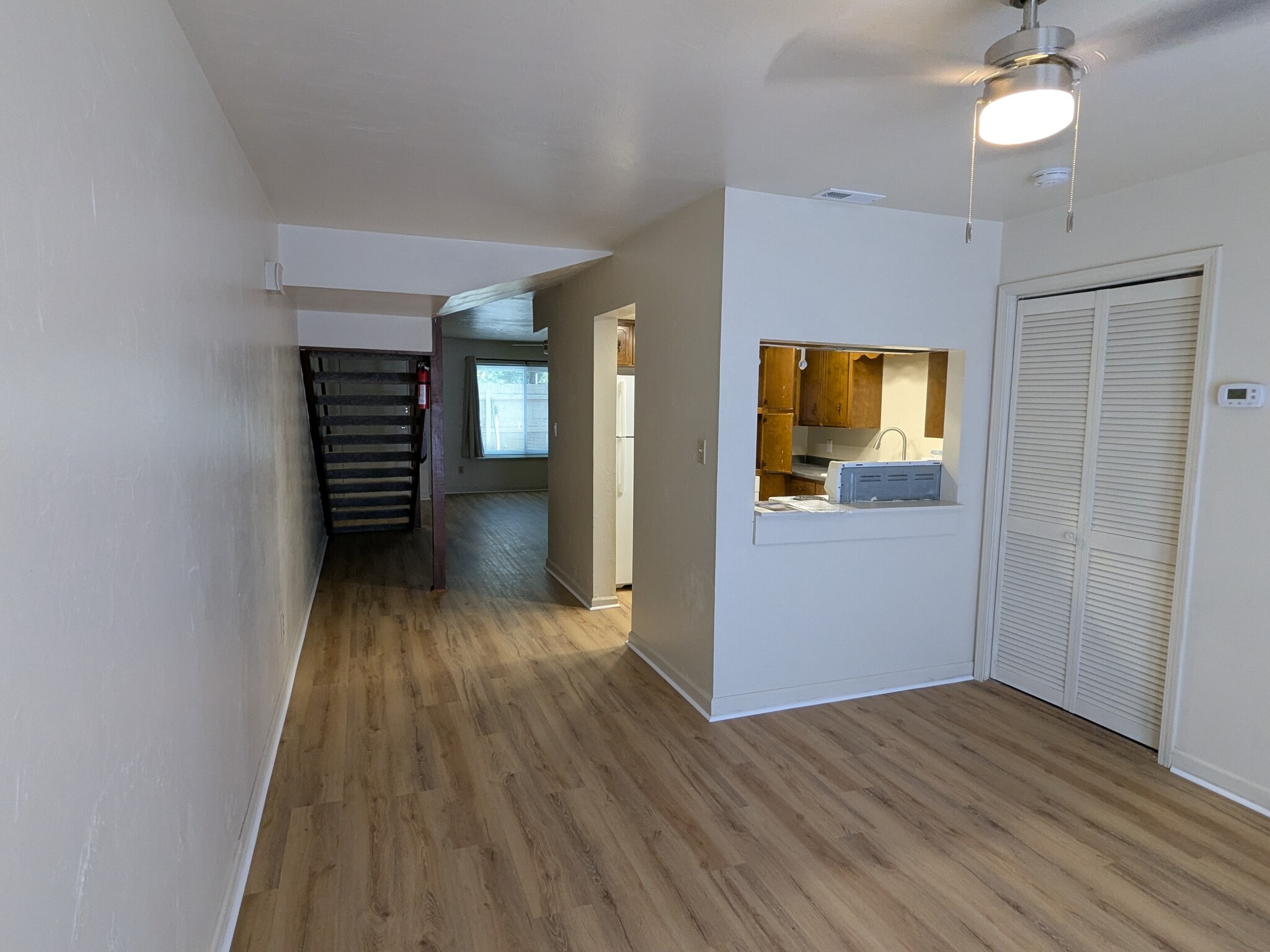 Building Photo - 566 Teal Ln