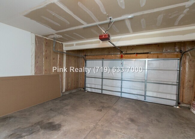 Building Photo - 985 Ridgebury Pl