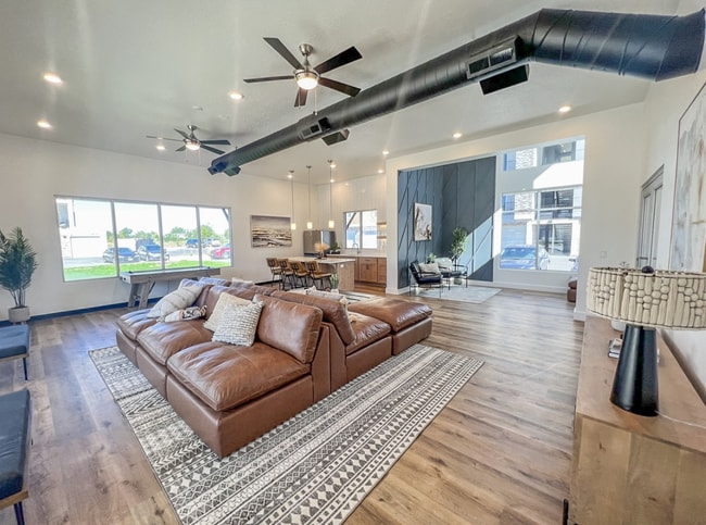 Building Photo - 2303 E 830 S