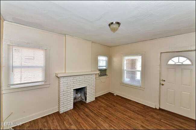 Building Photo - 3002 Louisville Ave