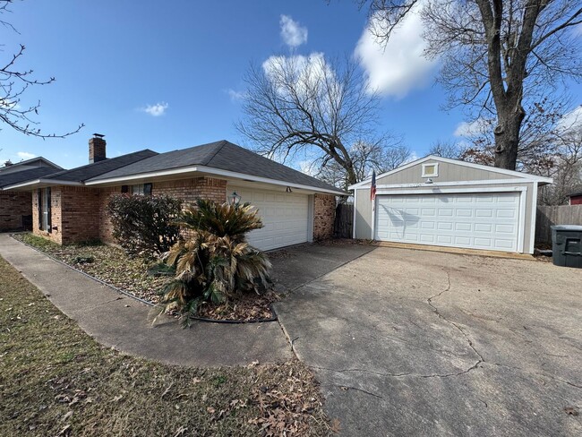 Building Photo - Gorgeous 3 bedroom home in Bossier