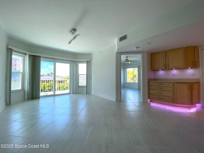 Building Photo - 2035 Jimmy Buffett Mem Hwy