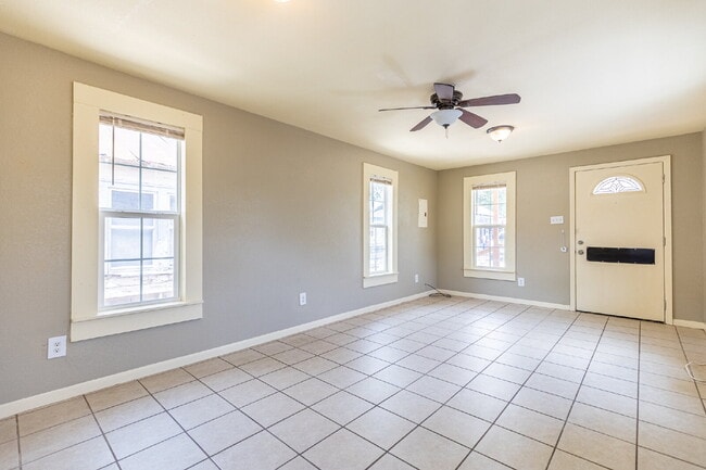 Building Photo - 330 Gem Ln