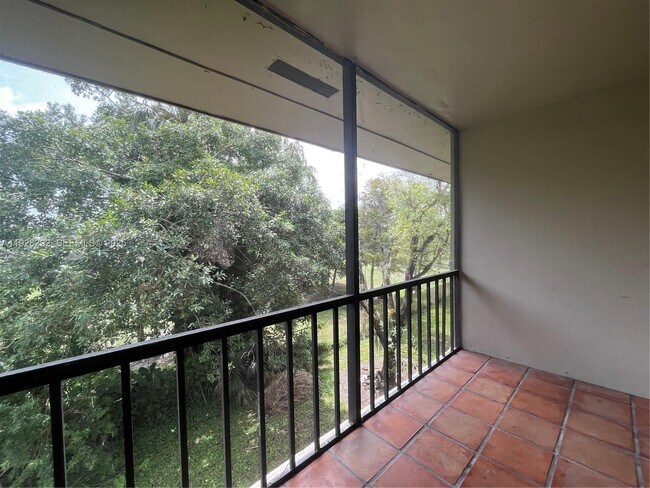 Building Photo - 7820 S Colony Cir