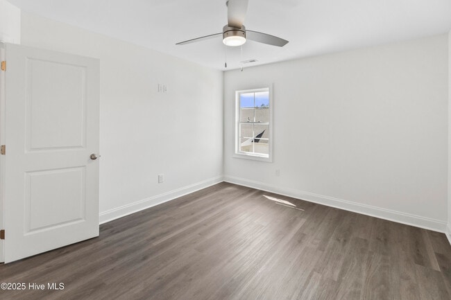 Building Photo - 1408 Hartley Ln