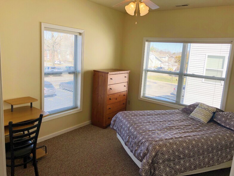 Bedroom 2 - 1554 4th St