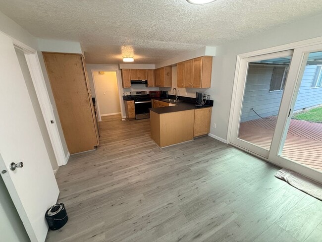 Building Photo - Newly renovated 1892sqft 4-bedroom, 3-bath home in Portland,
