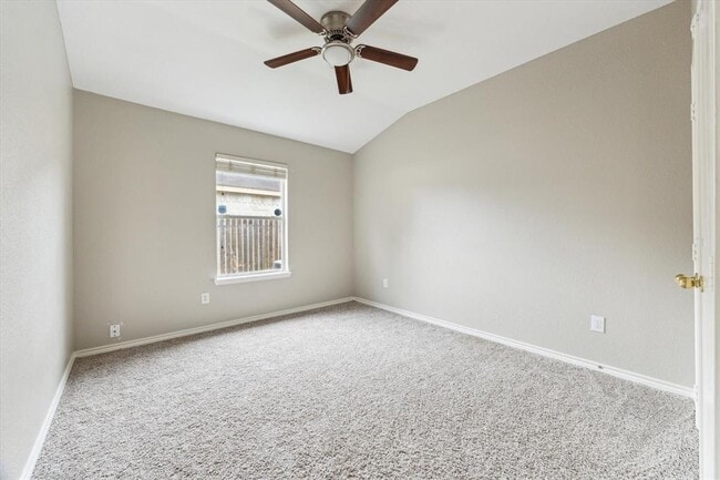Building Photo - 7901 Fallen Oak Ln