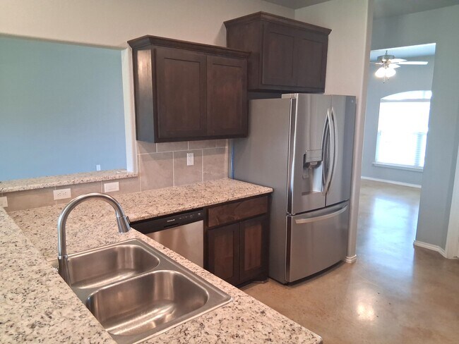 Building Photo - 3010 Privet Dr