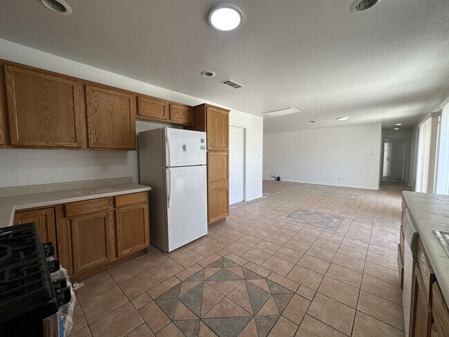 Building Photo - 6905 Singing Dunes Ln
