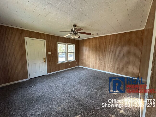 Building Photo - Nice Duplex In The Middle Of Town!! Move-in Special: Get 50% off your first month’s rent.