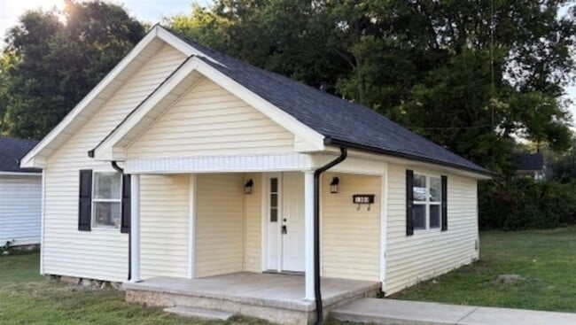 Primary Photo - 1303 Kenton St