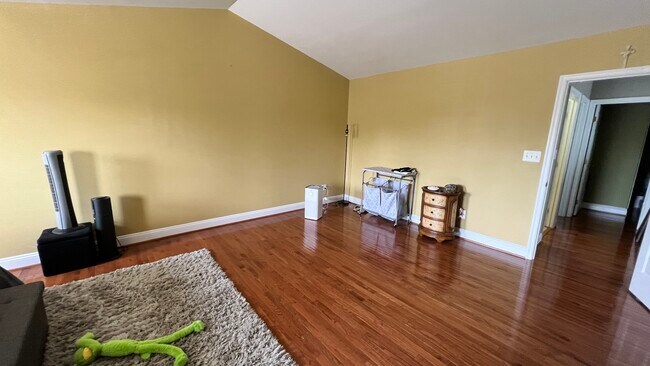 Building Photo - 2541 Thorncroft Pl