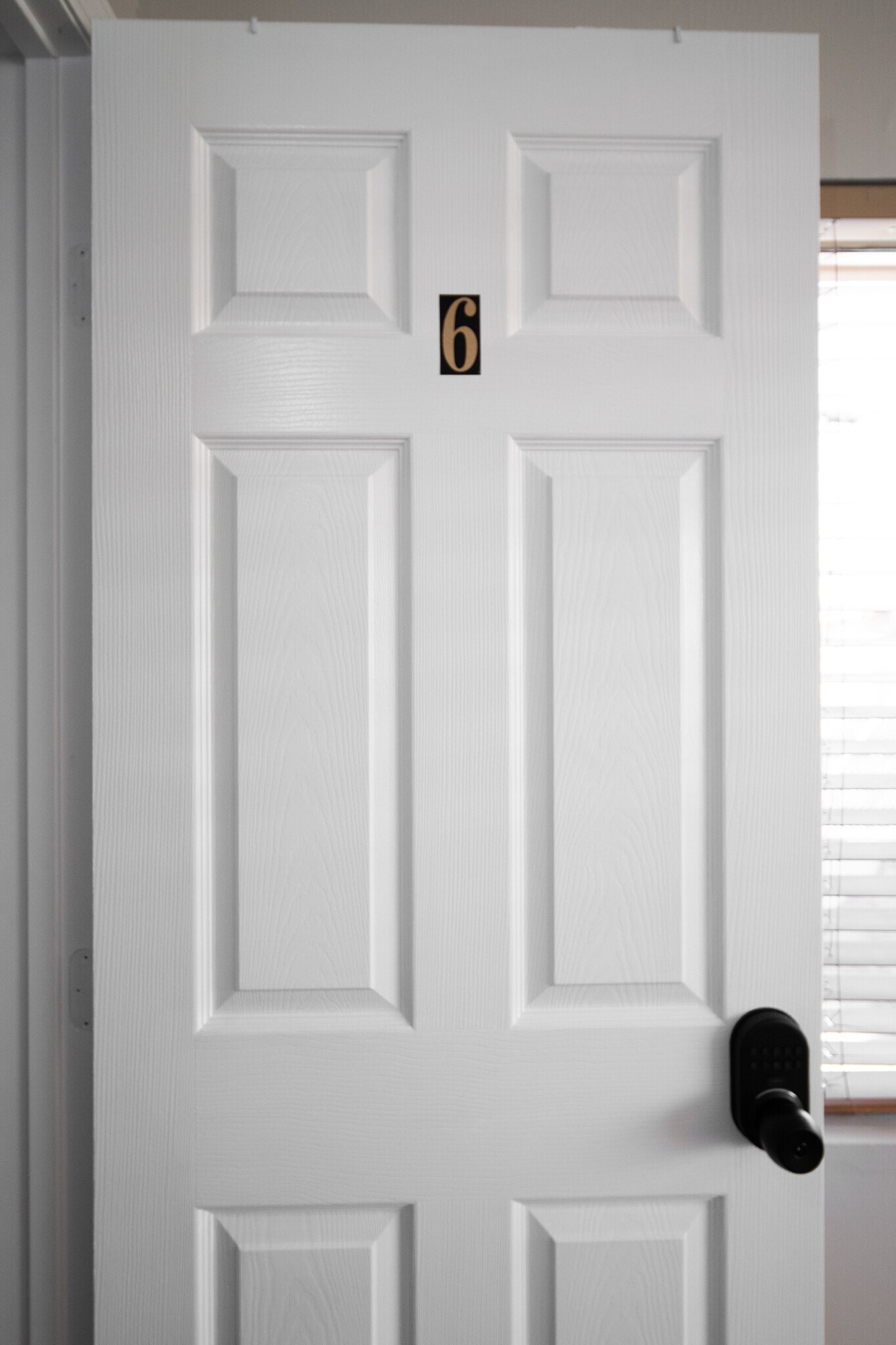 Silver Room - $246/wk - 45426 10th St W