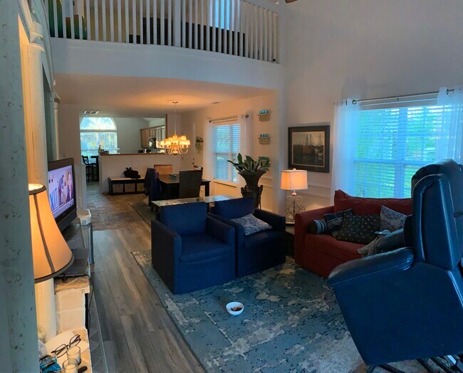 Building Photo - 250 Opus Ct