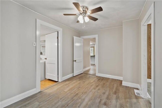 Building Photo - 127 Magill Rd