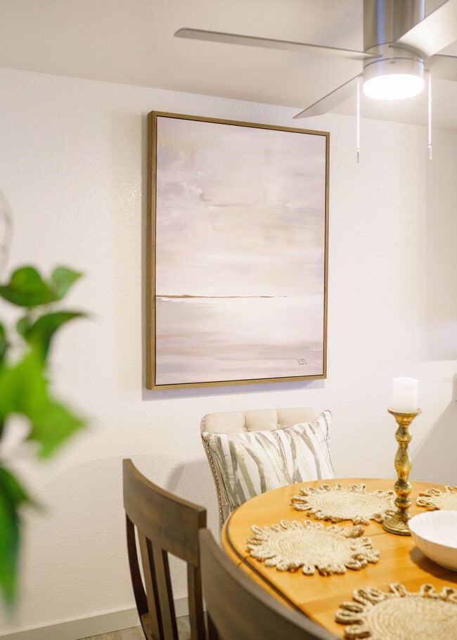 Building Photo - Lilac Retreat - Unit C