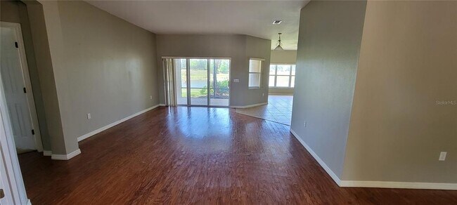 Building Photo - 3504 Somerset Cir