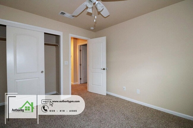 Building Photo - 550 Mission De Oro Dr