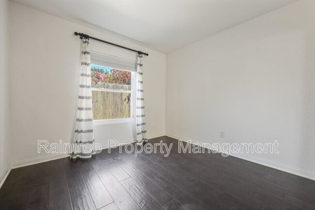Building Photo - 1731 Rogue Isle Ct