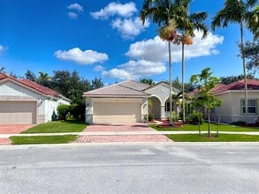 Building Photo - 953 Tanglewood Cir