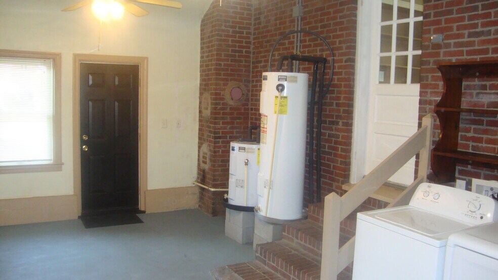 garage front door to driveway - 1500 Meads Rd