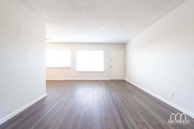 Building Photo - ~ Beautiful and Spacious 1 bd/1bath in Santa Monica ~